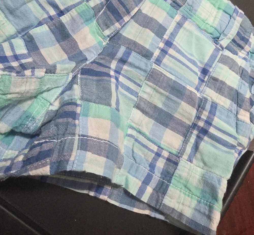 Vineyard Vines tees mint easily